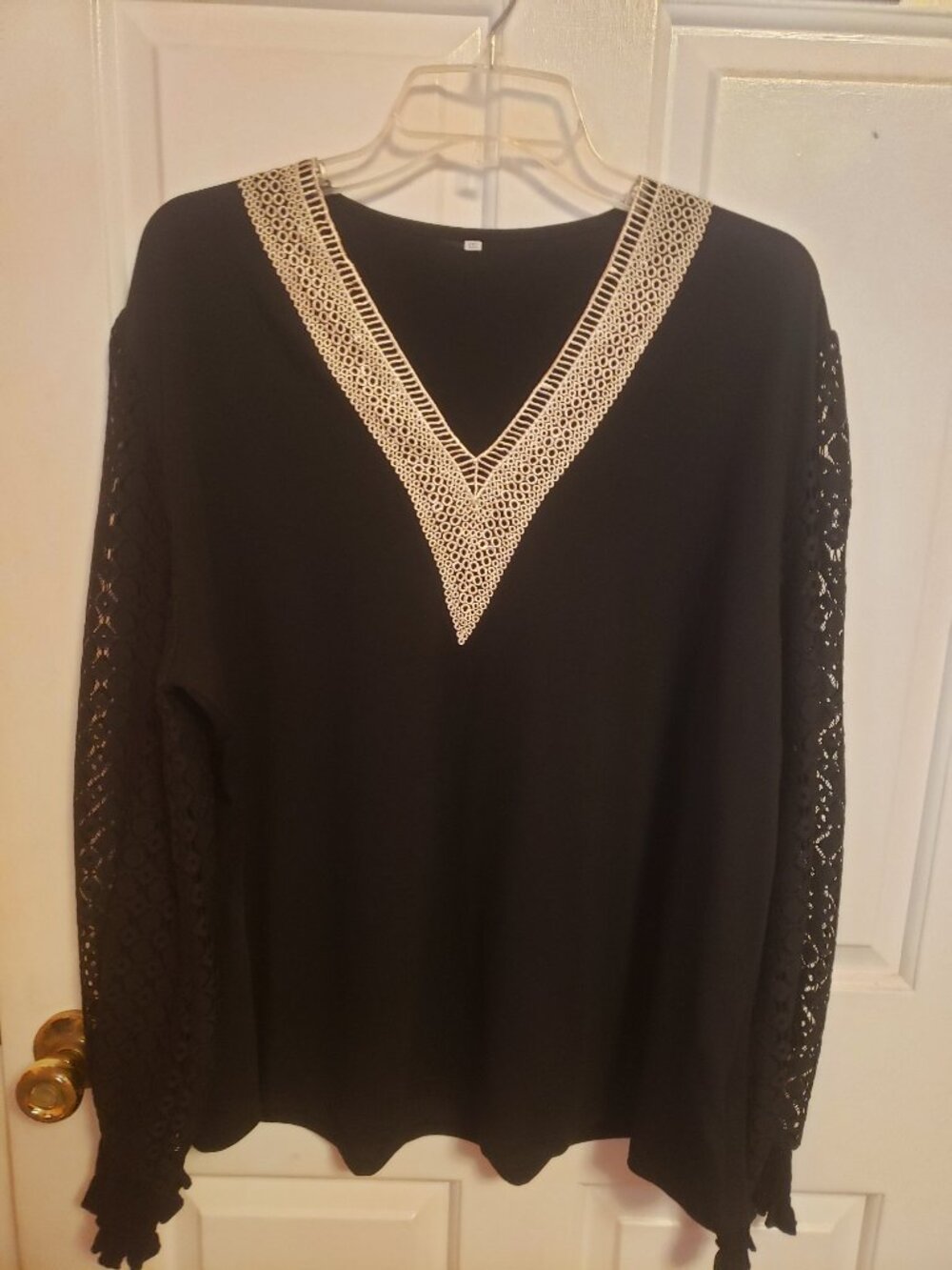 Cupshe vneck top.
